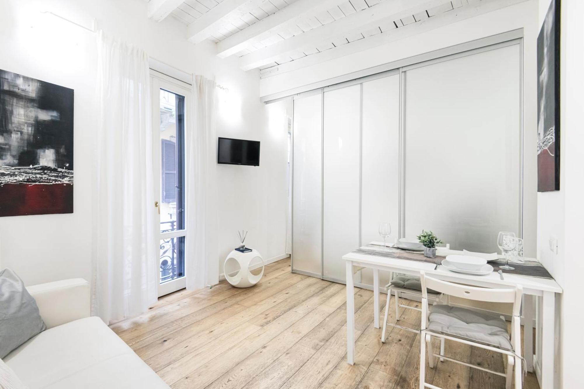 Amazing, New & Fully Furnished Studio In Duomo 밀라노 외부 사진