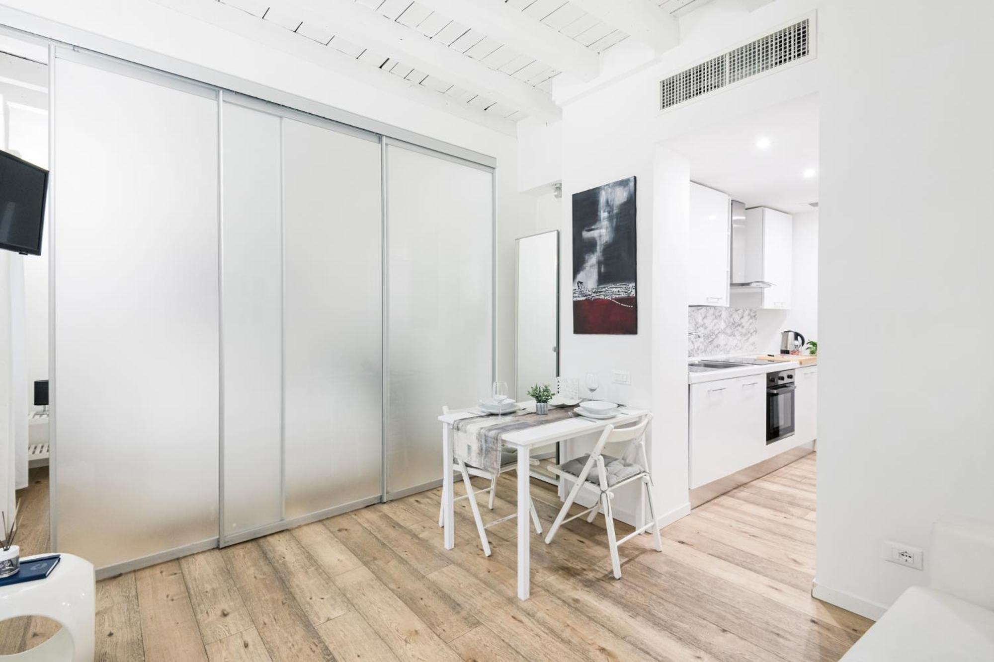 Amazing, New & Fully Furnished Studio In Duomo 밀라노 외부 사진