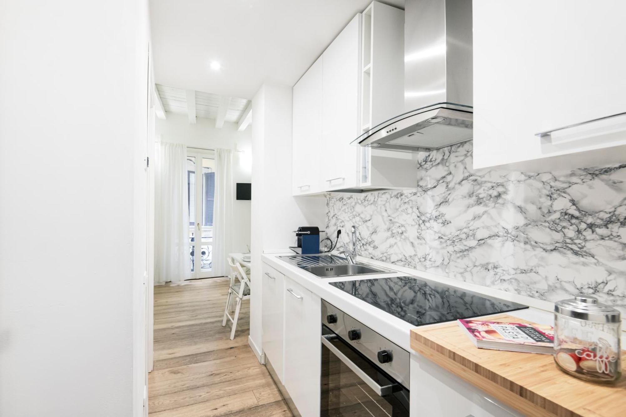 Amazing, New & Fully Furnished Studio In Duomo 밀라노 외부 사진