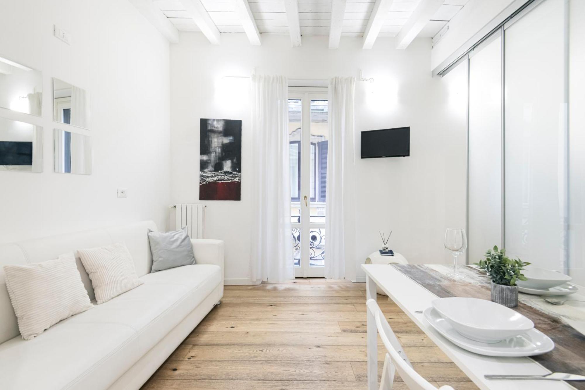 Amazing, New & Fully Furnished Studio In Duomo 밀라노 외부 사진